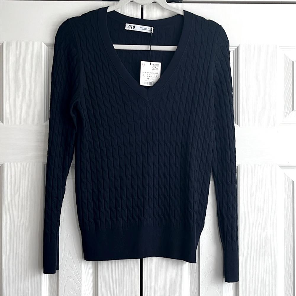 Zara V Neck Navy Blue Sweater NWT Size Large